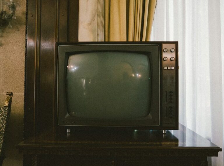 Retro television representing the total number of episodes in Stranger Things Season 5